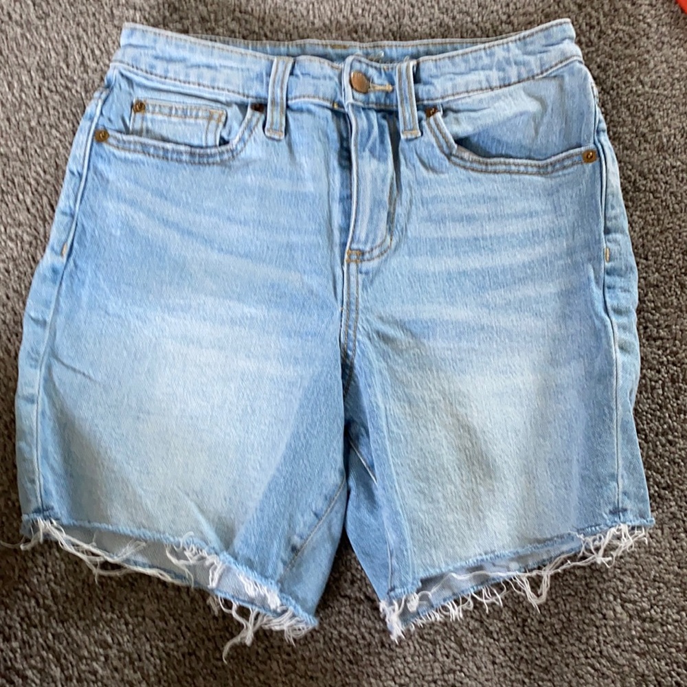 Universal Thread Boyfriend short